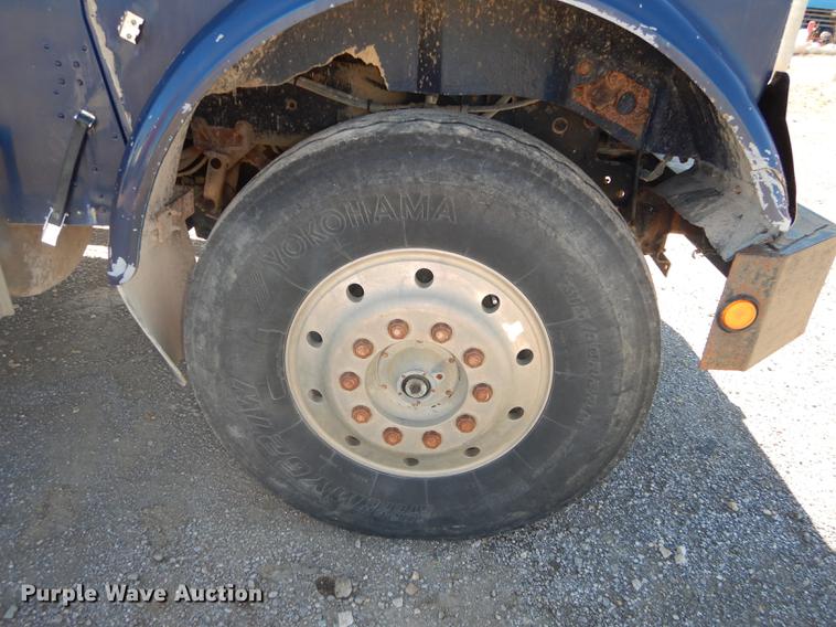 image for item J5662 1988 Freightliner FLC dump truck