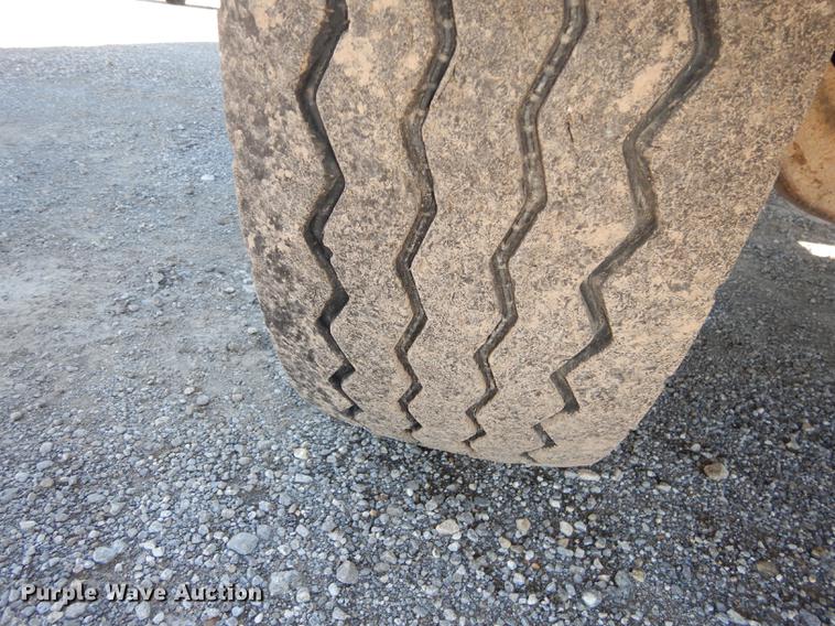 image for item J5662 1988 Freightliner FLC dump truck