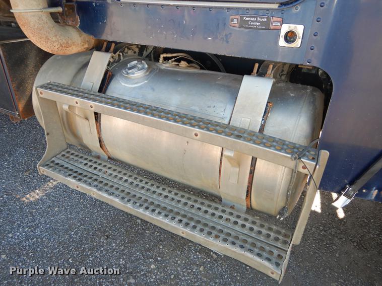 image for item J5662 1988 Freightliner FLC dump truck