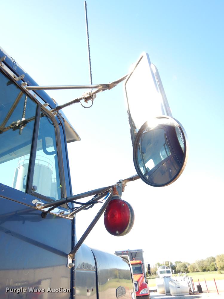 image for item J5662 1988 Freightliner FLC dump truck