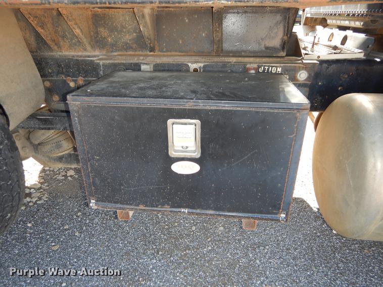 image for item J5662 1988 Freightliner FLC dump truck