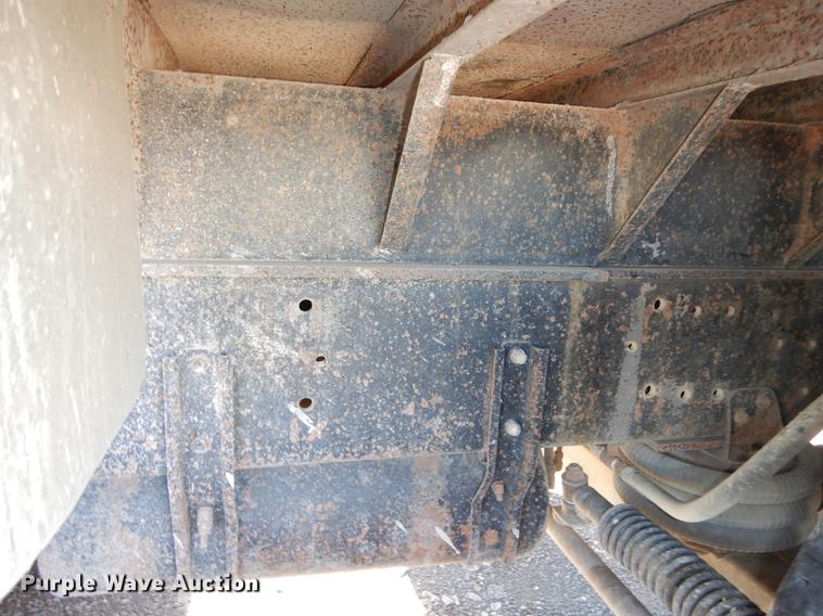 image for item J5662 1988 Freightliner FLC dump truck