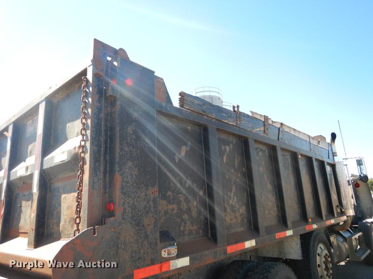 image for item J5662 1988 Freightliner FLC dump truck