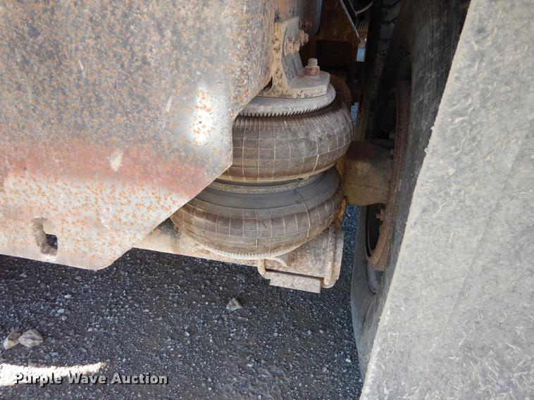 image for item J5662 1988 Freightliner FLC dump truck