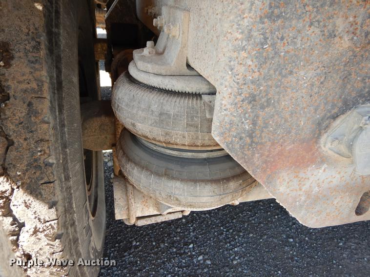 image for item J5662 1988 Freightliner FLC dump truck