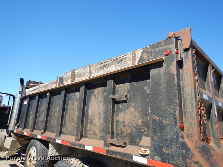 image for item J5662 1988 Freightliner FLC dump truck
