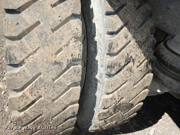 image for item J5662 1988 Freightliner FLC dump truck