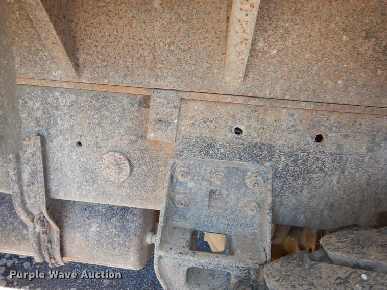 image for item J5662 1988 Freightliner FLC dump truck