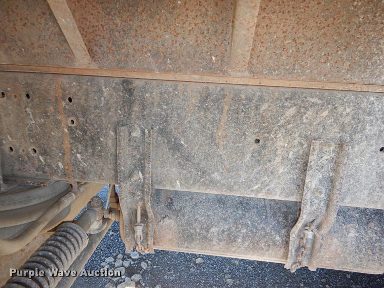 image for item J5662 1988 Freightliner FLC dump truck