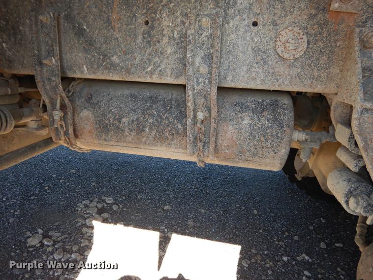 image for item J5662 1988 Freightliner FLC dump truck