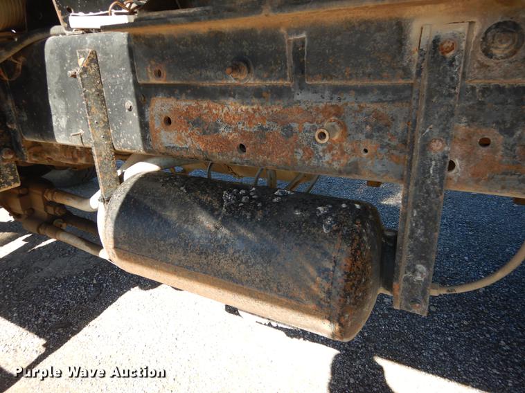 image for item J5662 1988 Freightliner FLC dump truck