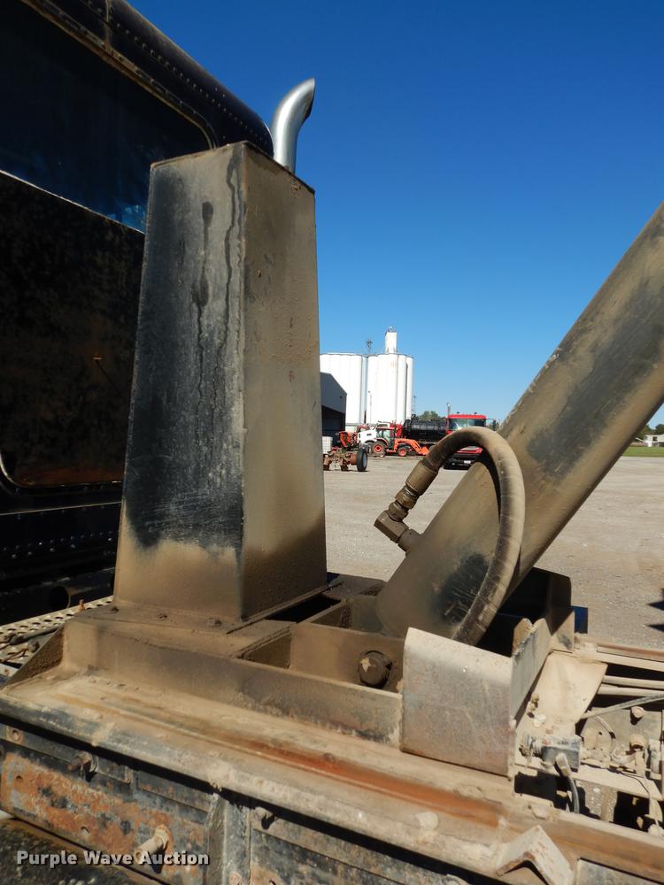 image for item J5662 1988 Freightliner FLC dump truck