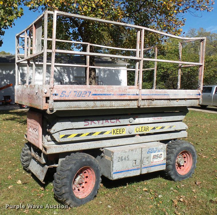 image for item K1763 1994 Sky Jack SJ7027 scissor lift