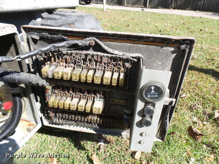 image for item K1763 1994 Sky Jack SJ7027 scissor lift