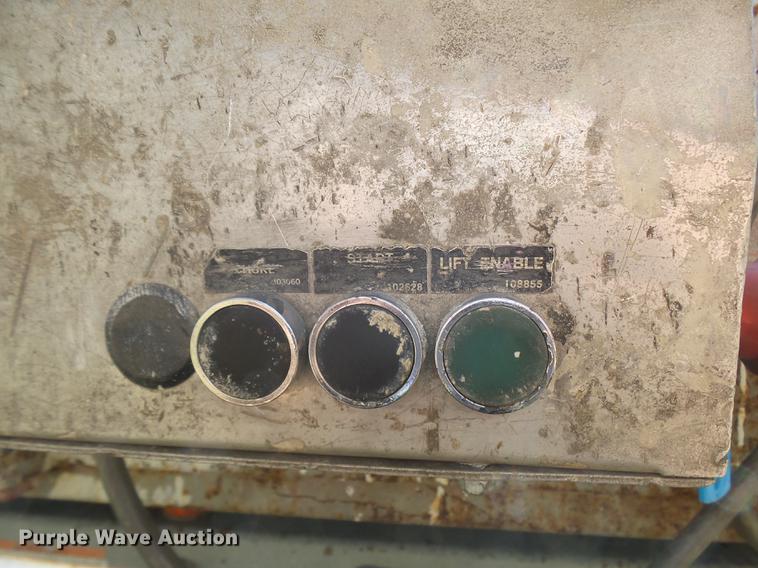 image for item K1763 1994 Sky Jack SJ7027 scissor lift