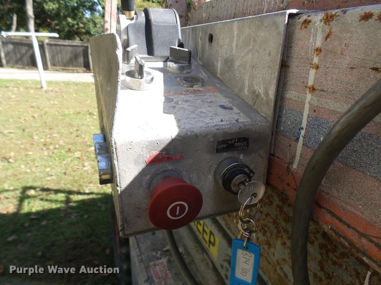 image for item K1763 1994 Sky Jack SJ7027 scissor lift