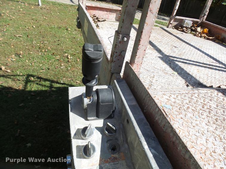 image for item K1763 1994 Sky Jack SJ7027 scissor lift