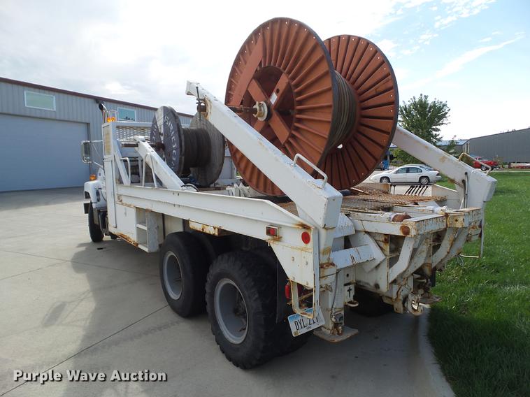 image for item L5636 1990 GMC TopKick reel truck