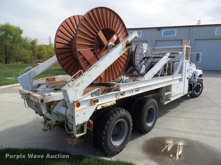 image for item L5636 1990 GMC TopKick reel truck