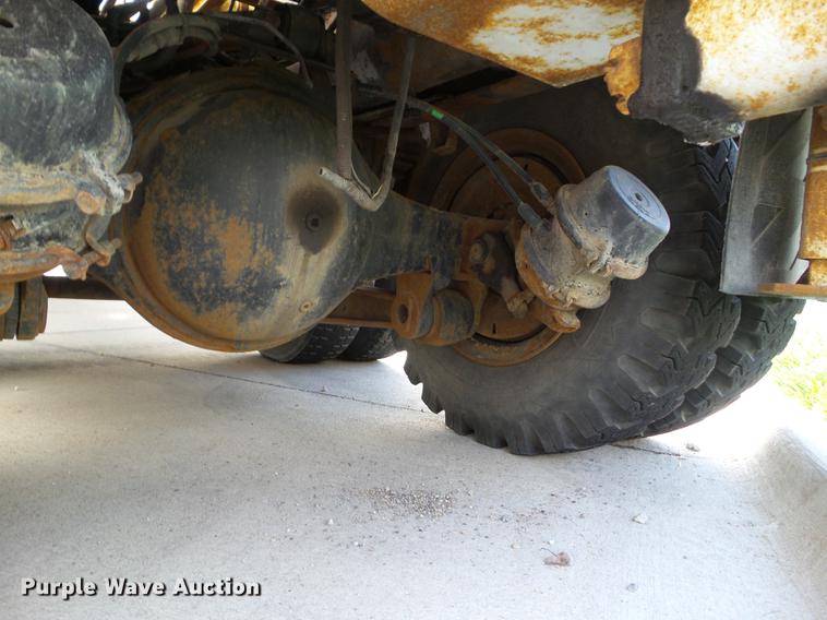 image for item L5636 1990 GMC TopKick reel truck