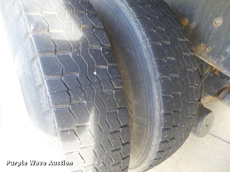 image for item L5636 1990 GMC TopKick reel truck