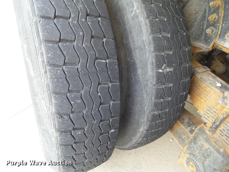 image for item L5636 1990 GMC TopKick reel truck