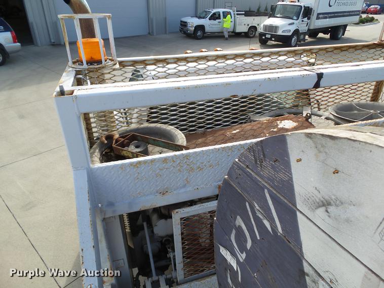 image for item L5636 1990 GMC TopKick reel truck