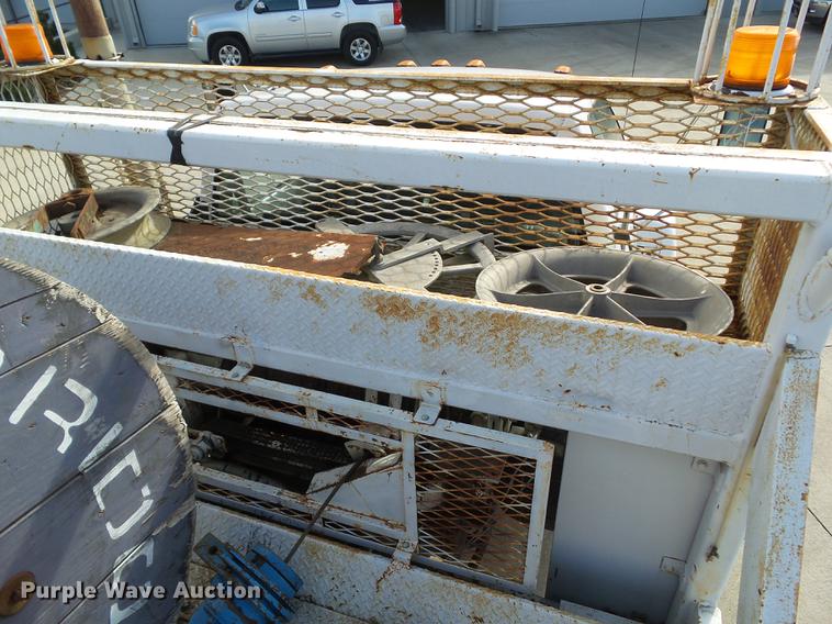 image for item L5636 1990 GMC TopKick reel truck