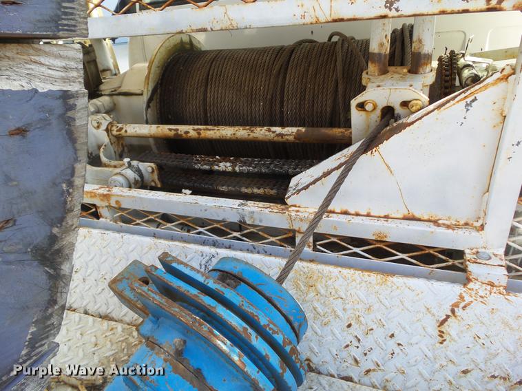 image for item L5636 1990 GMC TopKick reel truck