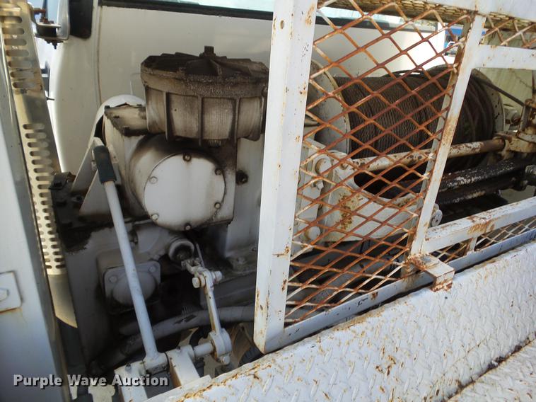 image for item L5636 1990 GMC TopKick reel truck