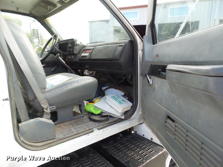 image for item L5636 1990 GMC TopKick reel truck