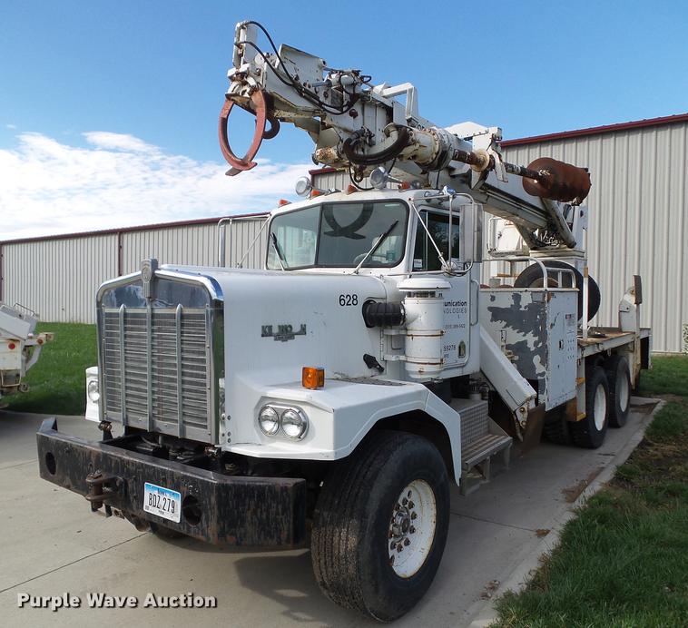 image for item L5637 1982 Kenworth C500 digger derrick truck