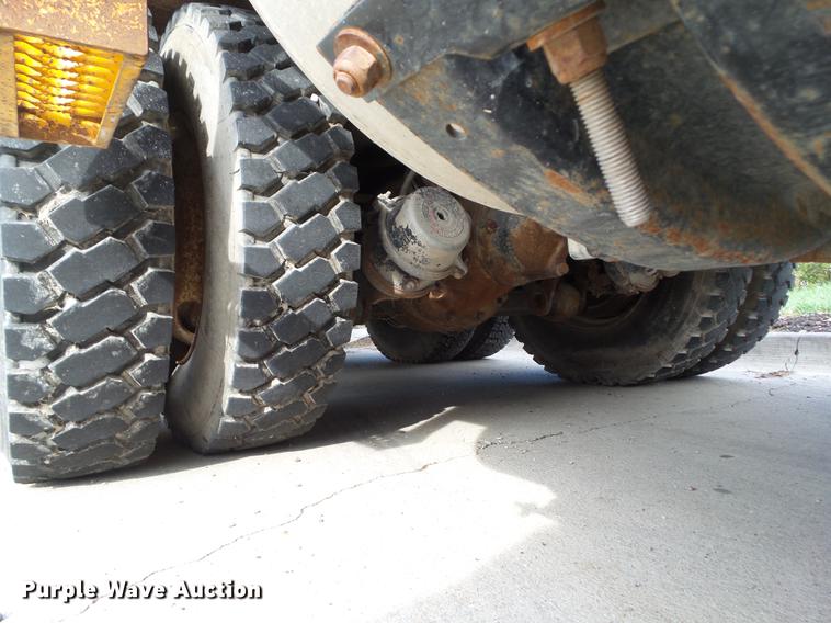 image for item L5637 1982 Kenworth C500 digger derrick truck