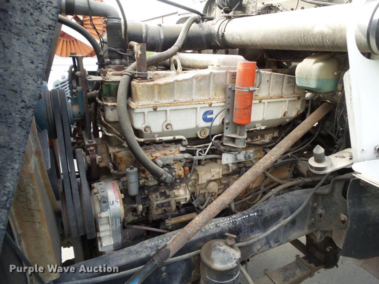 image for item L5637 1982 Kenworth C500 digger derrick truck