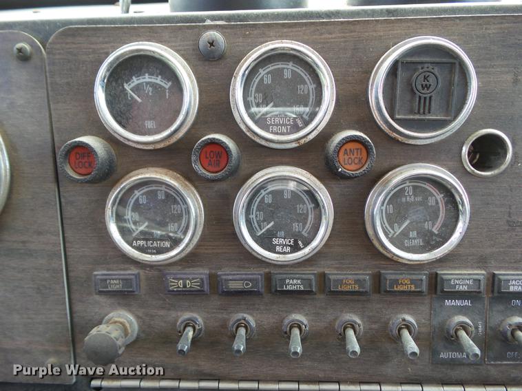 image for item L5637 1982 Kenworth C500 digger derrick truck