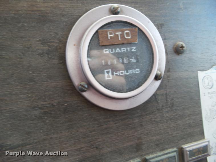 image for item L5637 1982 Kenworth C500 digger derrick truck