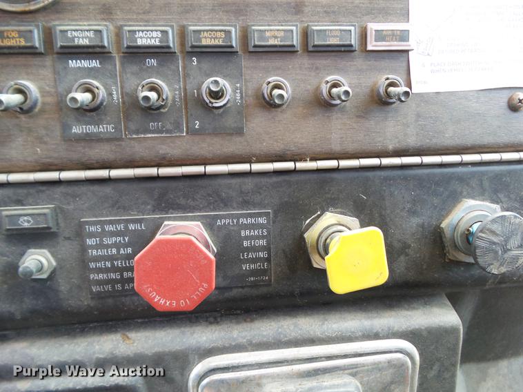 image for item L5637 1982 Kenworth C500 digger derrick truck