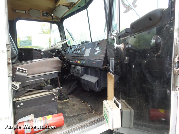 image for item L5637 1982 Kenworth C500 digger derrick truck