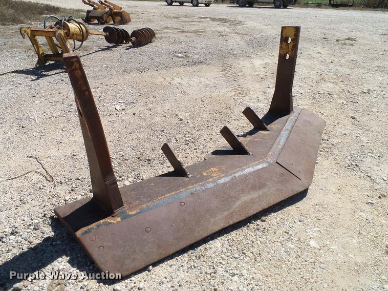 image for item AZ9391 Holt root plow