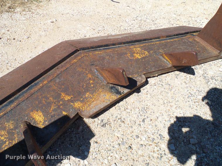 image for item AZ9391 Holt root plow