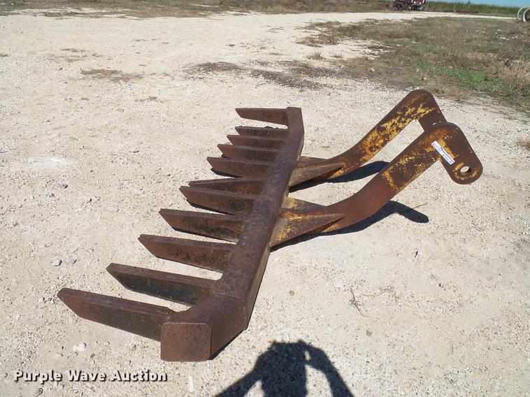 image for item AZ9392 Holt root rake