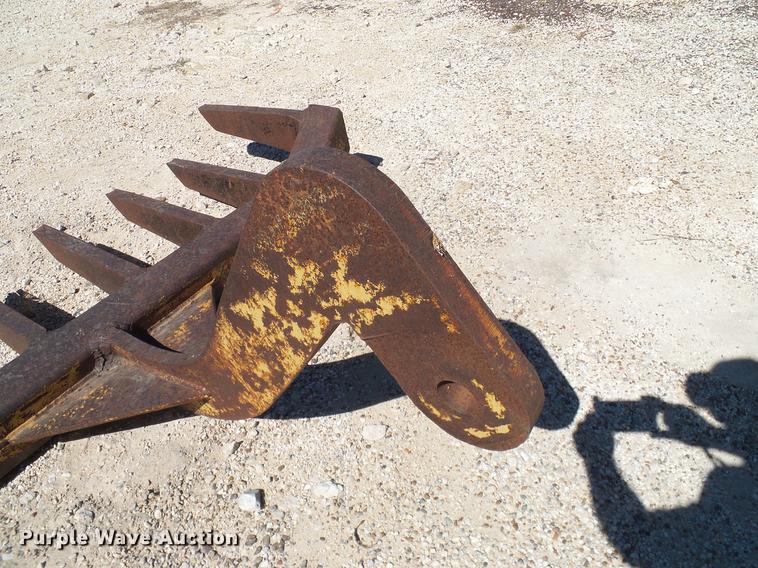 image for item AZ9392 Holt root rake