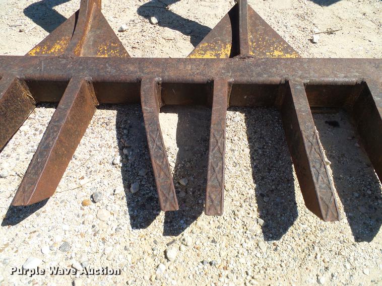 image for item AZ9392 Holt root rake