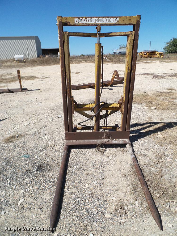 image for item AZ9393 Vermeer bale mover