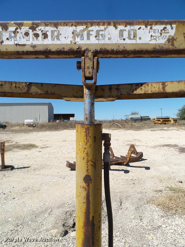 image for item AZ9393 Vermeer bale mover