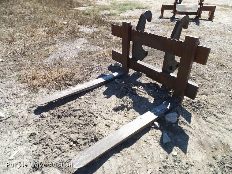 image for item AZ9394 Pallet forks