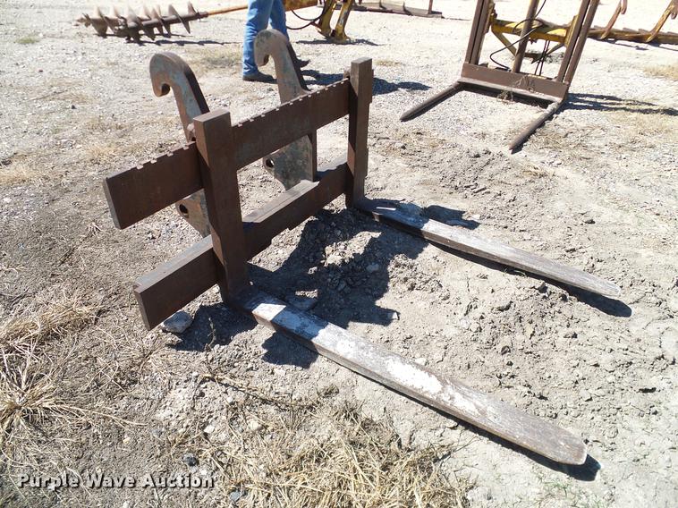 image for item AZ9394 Pallet forks