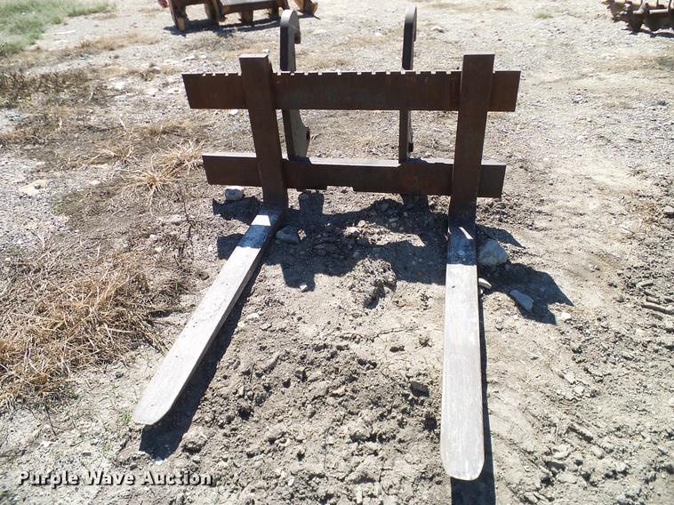 image for item AZ9394 Pallet forks