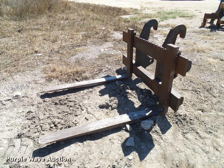 image for item AZ9394 Pallet forks