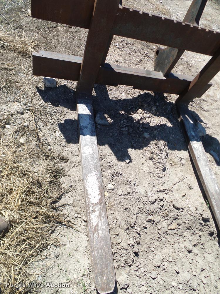 image for item AZ9394 Pallet forks